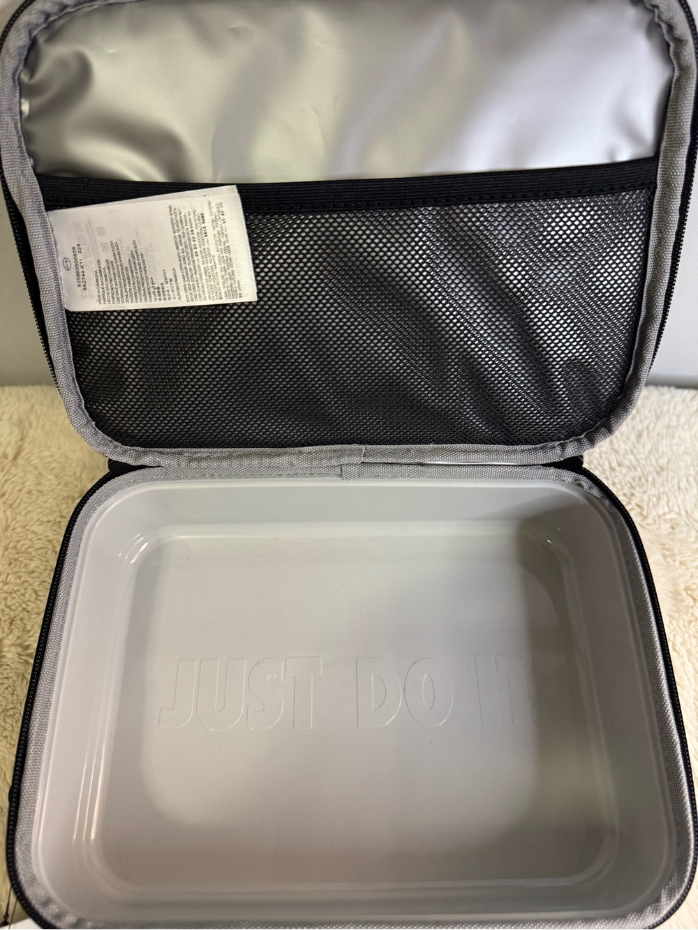Nike Hard Shell Lunch Box - Picture 3 of 4